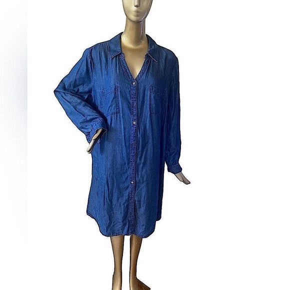 XXL denim chambre shirt dress. V neck, button up front closures - Picture 1 of 5